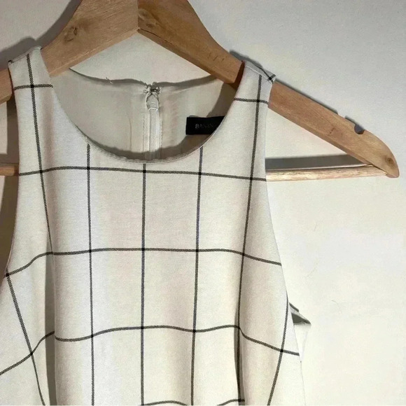 Banana Republic Sheath Dress with  Slit in Black and White Windowpane Pattern - Picture 3 of 6